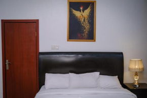 LOVELY 3 BEDROOM- ENSUITE FULLY FURNiSHED LEKKI PHASE 1